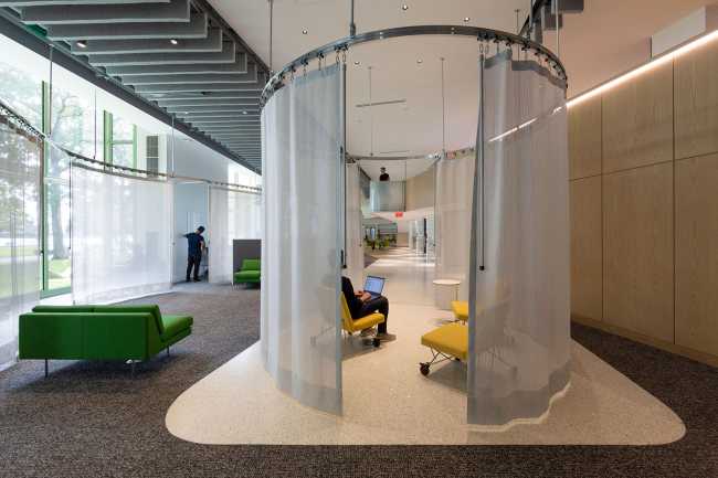 Reconception de la bibliothèque Hayden au MIT. Un espace d'apprentissage dynamique et inclusif.