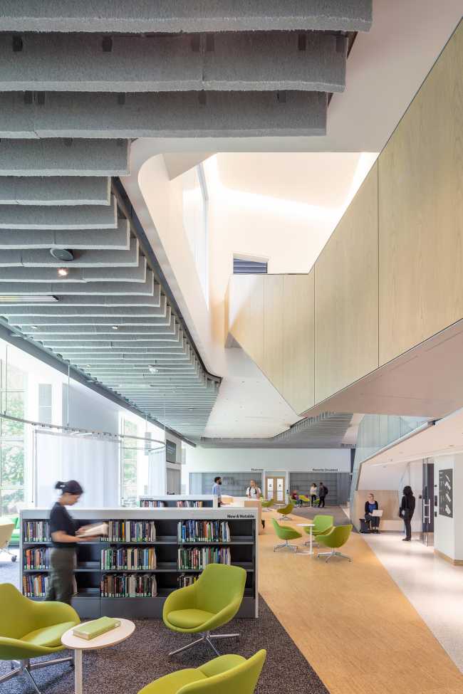 Reconception de la bibliothèque Hayden au MIT. Un espace d'apprentissage dynamique et inclusif.