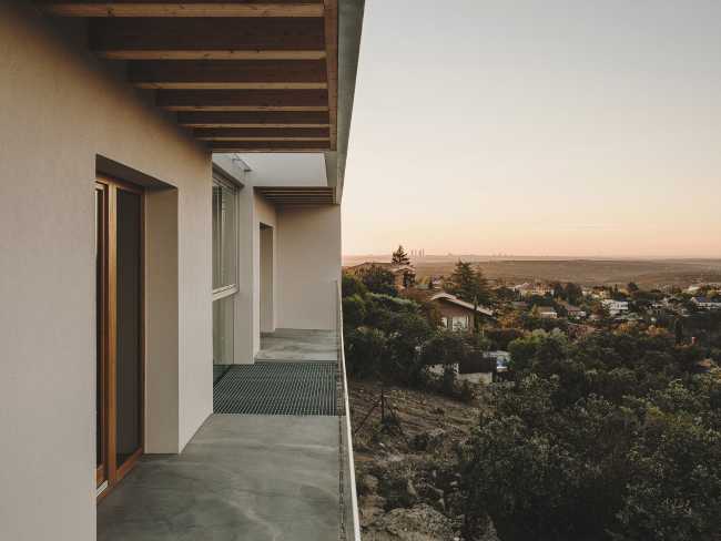 Passive house in Monte el Pardo. Bioclimatic strategies with breathtaking views.