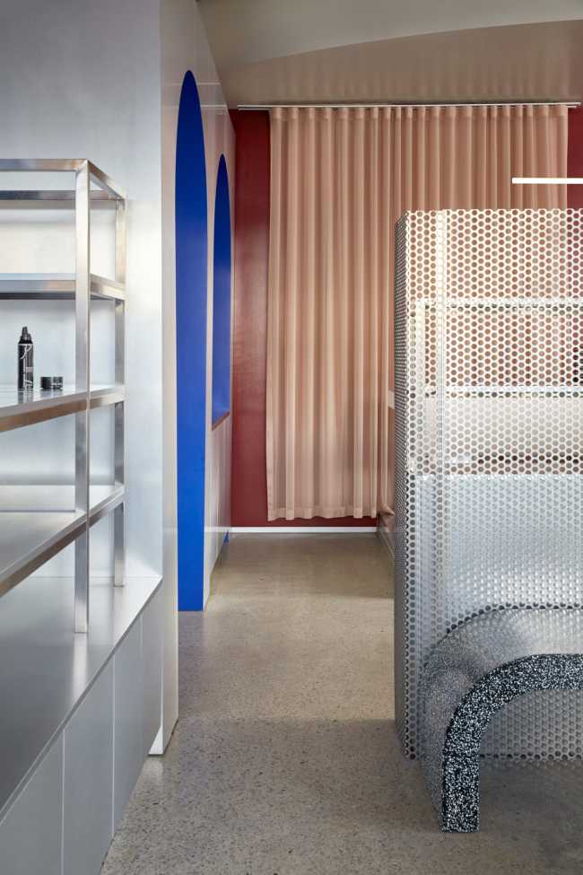 the-new-interiors-of-circles-of-hair-hair-salon-a-unique-aesthetic