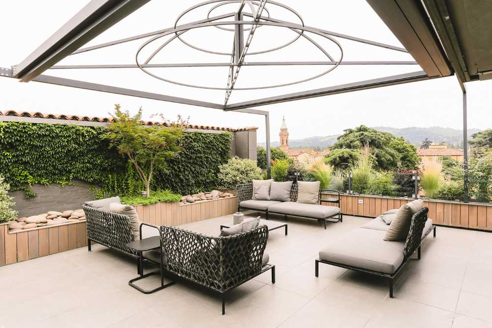 L’attico con dentro la città. Un attico estroverso in un palazzo storico di Bologna