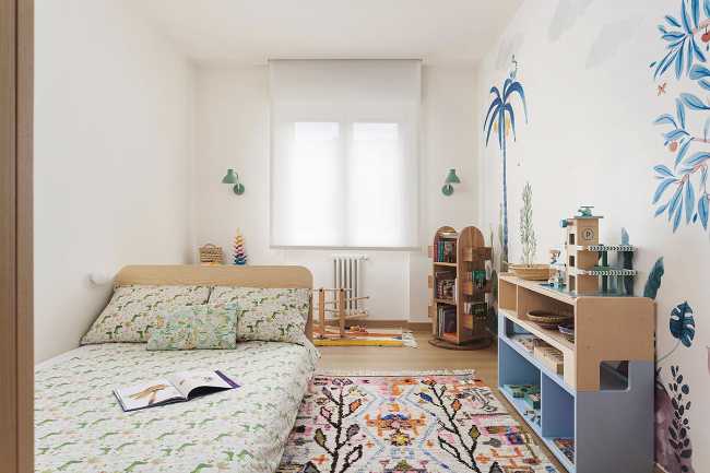 Restyling of Casa Amar. A lively, colorful, and enveloping interior like the family that lives in it