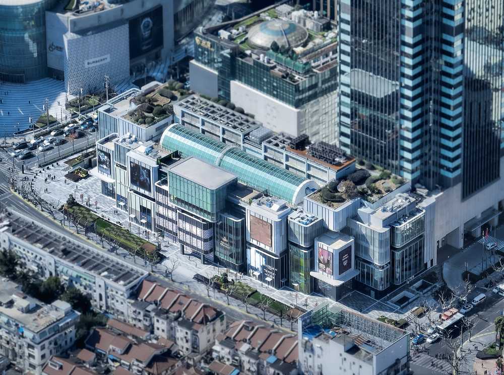 Historic shopping center integrated into the urban fabric with new