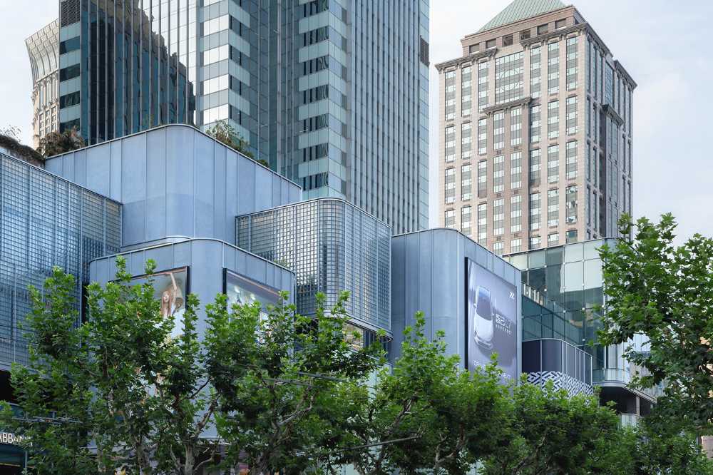 Historic shopping center integrated into the urban fabric with new