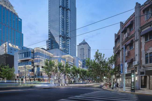 Centre commercial historique intégré dans le tissu urbain avec une nouvelle esthétique de 'pixel'. Rénovation du Citic Square