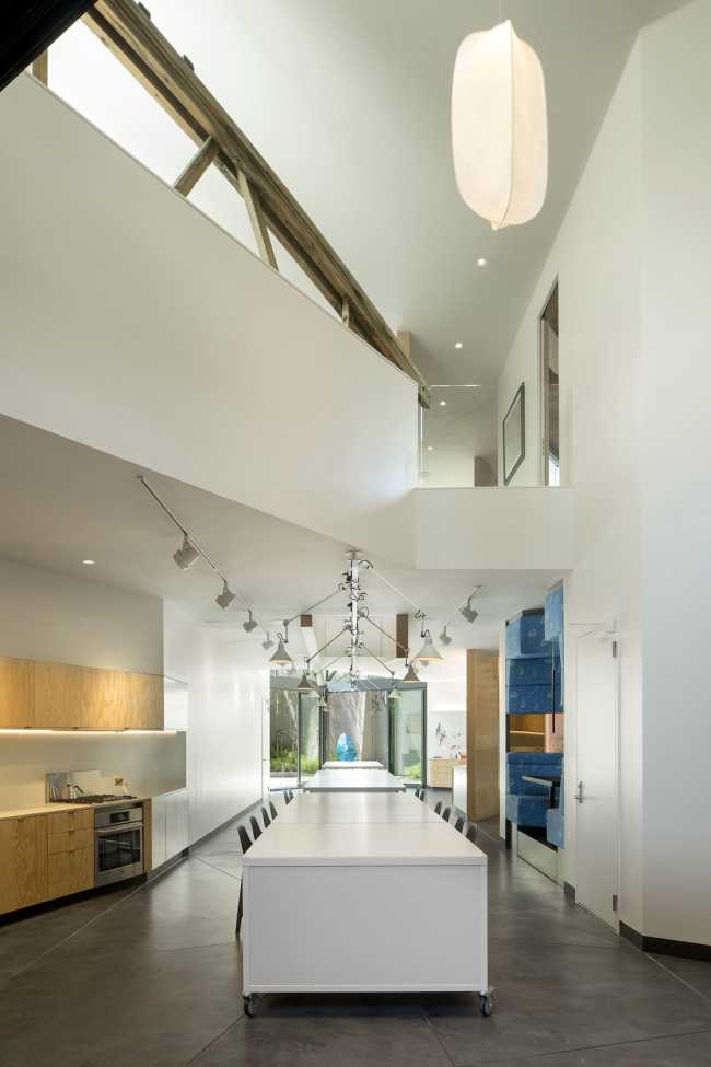 Fondation NM Bodecker. Un mélange dynamique d'espaces pour la communauté créative à l'intérieur d'entrepôts des années 1950