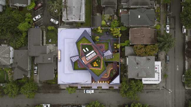 Fondation NM Bodecker. Un mélange dynamique d'espaces pour la communauté créative à l'intérieur d'entrepôts des années 1950