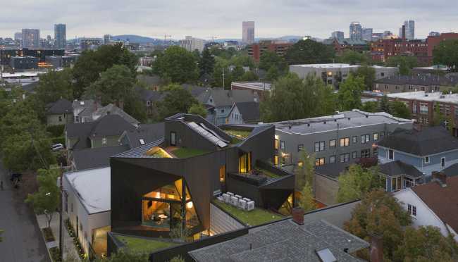 Fondation NM Bodecker. Un mélange dynamique d'espaces pour la communauté créative à l'intérieur d'entrepôts des années 1950