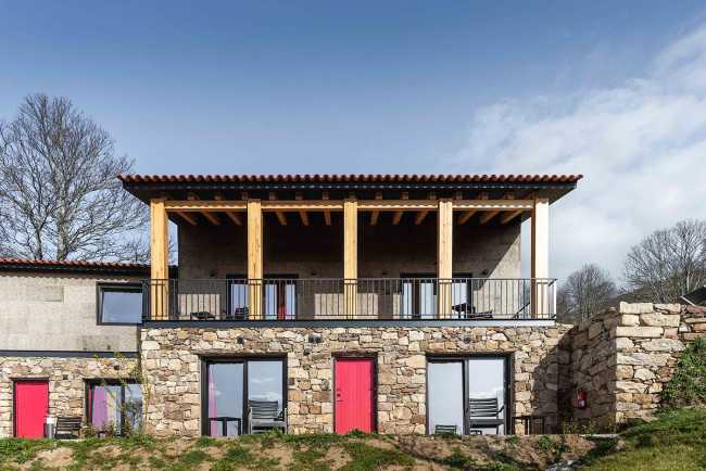 Buscando un equilibrio entre cuerpo y mente en el centro New Life Portugal, inmerso en una reserva natural