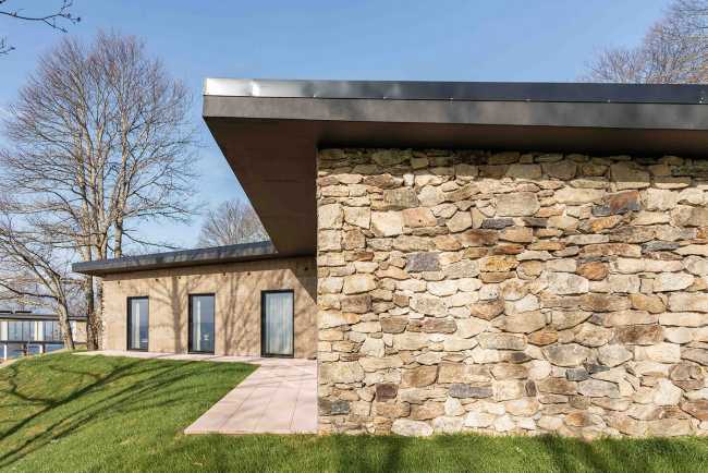 Buscando un equilibrio entre cuerpo y mente en el centro New Life Portugal, inmerso en una reserva natural