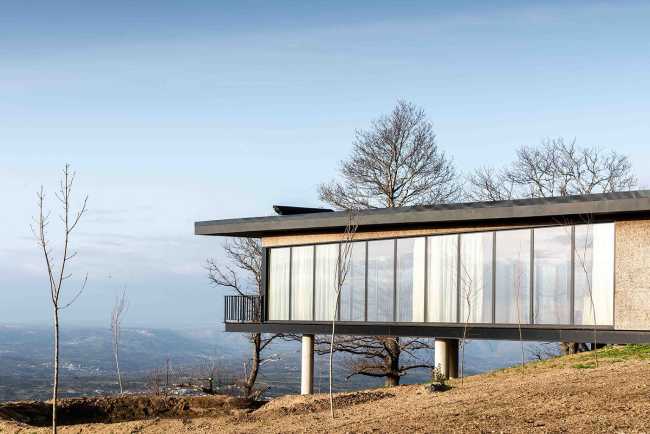 Buscando un equilibrio entre cuerpo y mente en el centro New Life Portugal, inmerso en una reserva natural