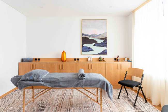 Buscando un equilibrio entre cuerpo y mente en el centro New Life Portugal, inmerso en una reserva natural