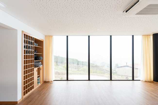 Buscando un equilibrio entre cuerpo y mente en el centro New Life Portugal, inmerso en una reserva natural