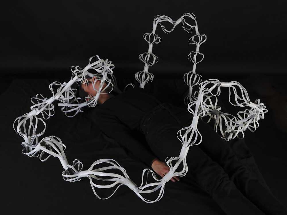 Emotional Space. A reflection on the relationships between space, body, and movement