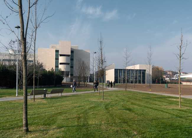 Humanitas Congress Center in Rozzano. Composition of Ceramic and Glass Volumes