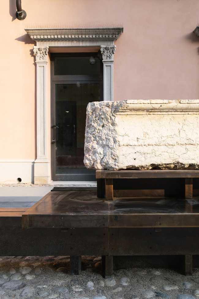 Restyling de la Plaza Leon Battista Alberti en Mantua. Una nueva percepción unitaria para leer los signos del tiempo