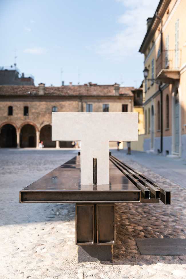 Restyling de la Plaza Leon Battista Alberti en Mantua. Una nueva percepción unitaria para leer los signos del tiempo