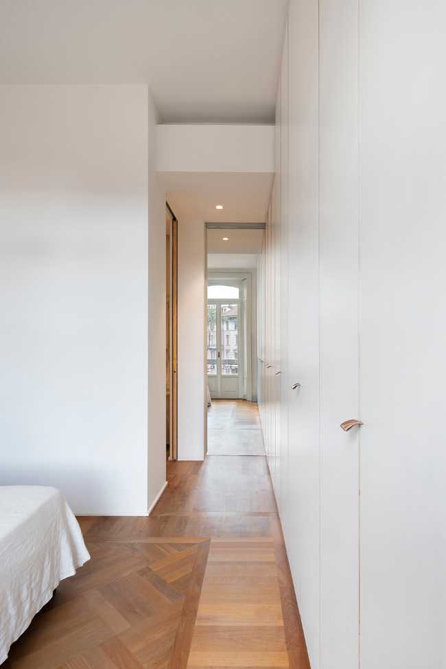 Apartment on Via Saffi in Milan: juxtaposition of new volumes to historical elements