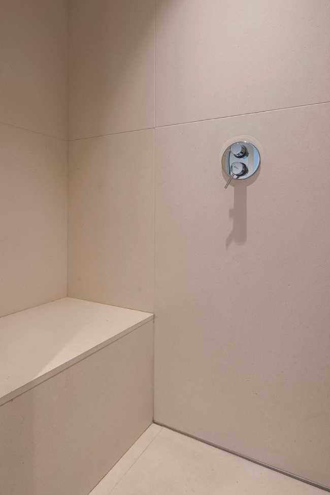 Apartment on Via Saffi in Milan: juxtaposition of new volumes to historical elements