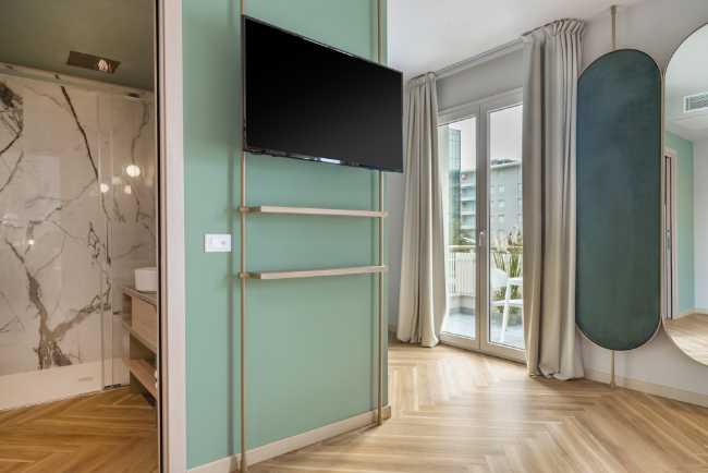 Créativité contemporaine pour le nouvel environnement de la boutique de l'hôtel Salus à Jesolo