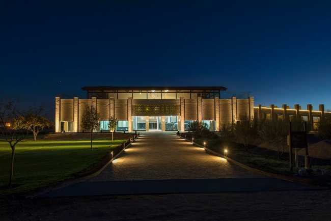 Viñedo De Coté in Mexico combines production and hospitality by harnessing the site's configuration