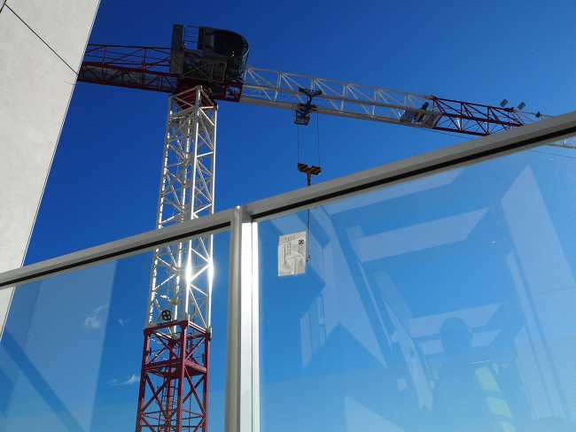 Avec 8 km de profilés, la balustrade Modular joue un rôle central dans les façades de la Torre Milano