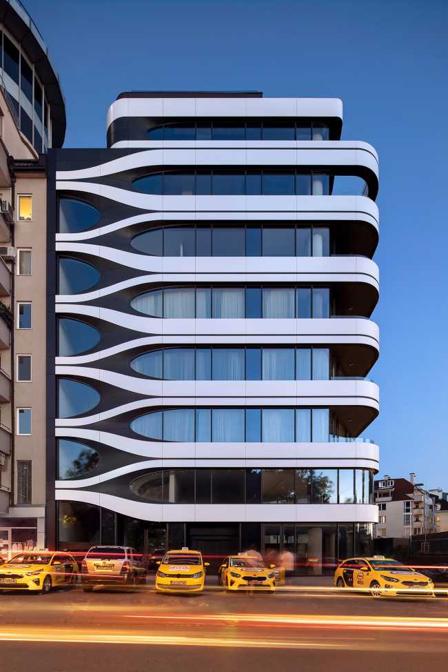 Edificio residenziale B73. Design e funzionalità esclusivi dentro una pelle creata in termoformatura