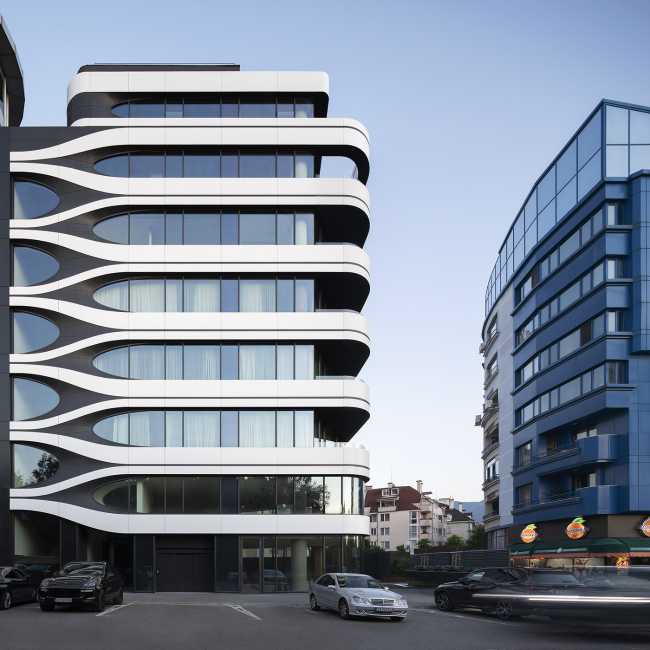 Edificio residenziale B73. Design e funzionalità esclusivi dentro una pelle creata in termoformatura