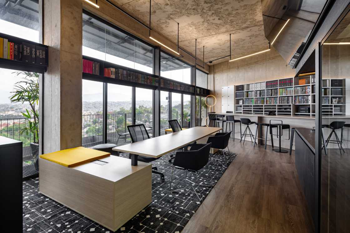 Showrooms and design spaces intertwine at the
