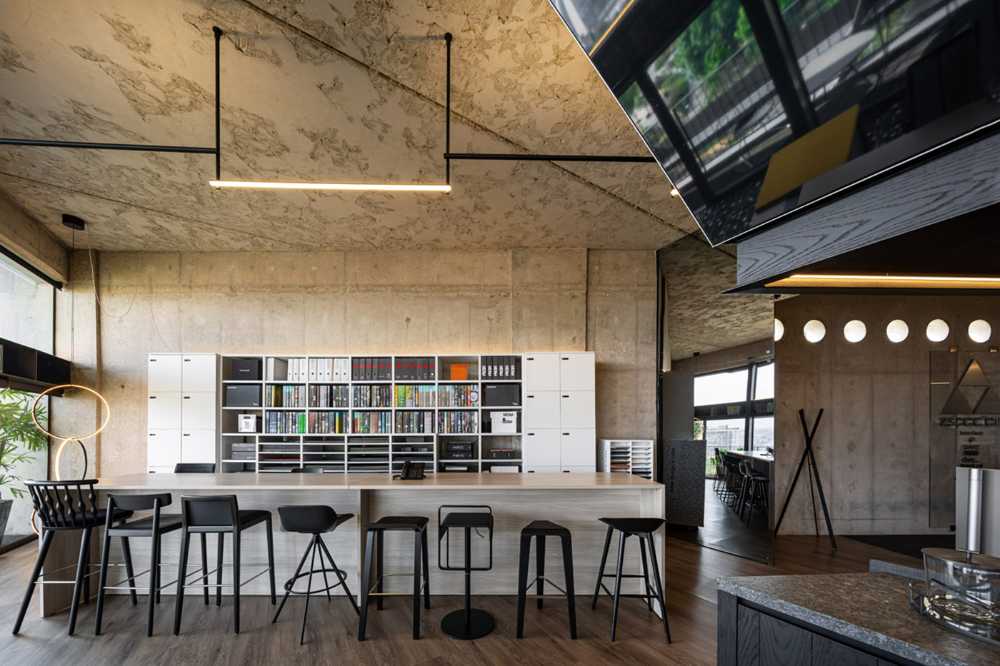 Showrooms and design spaces intertwine at the