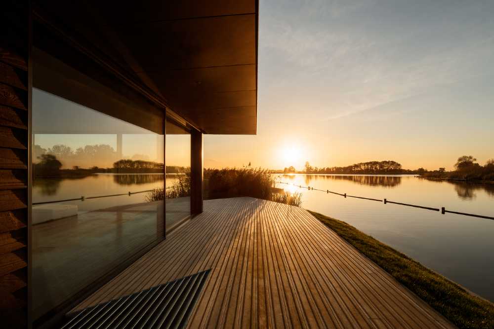 Daylight Dyke House, élégante et contemporaine, se fond dans le paysage néerlandais