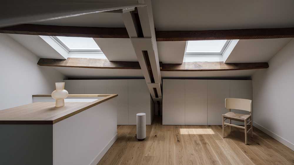 L’architettura si spoglia e rivela la bellezza del passato a Casa Cientoonce