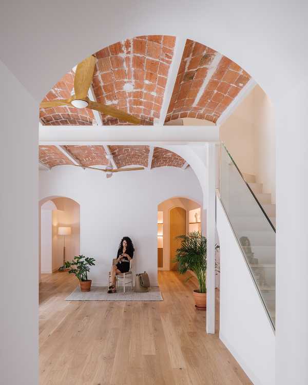 La arquitectura se desnuda y revela la belleza del pasado en Casa Cientoonce