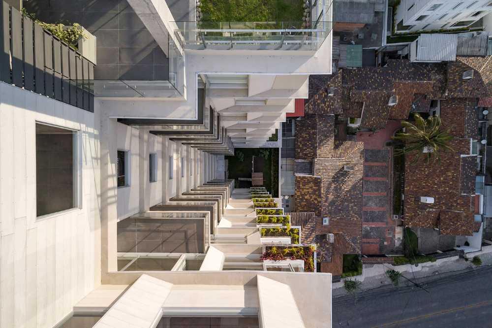 LB Building. Honorable Mention in Eco-efficient Design for its technology in favor of sustainability