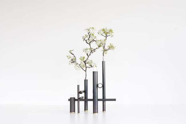 Lawless Vase for endless personalized configurations