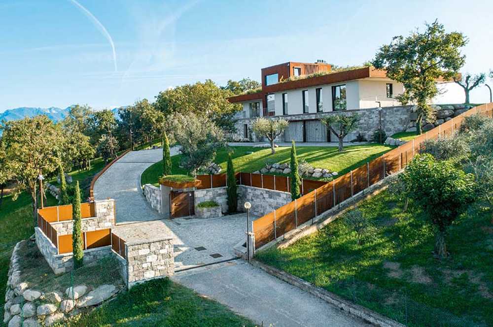 Villa Ulivo. Architettura contemporanea, paesaggio e tradizioni in perfetto equilibrio