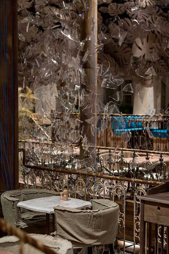 Diseño de interiores donde cada elemento coexiste en armonía. El restaurante Nikos en Odessa