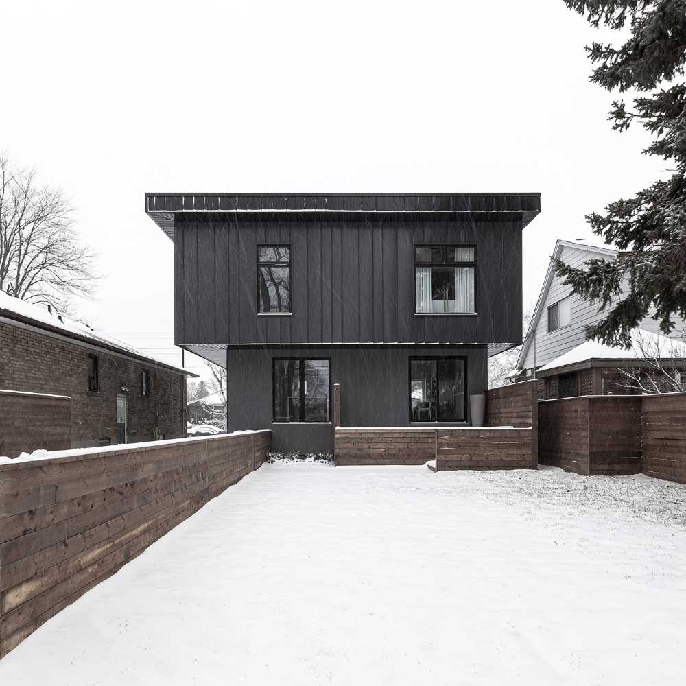 Formal simplicity of Albers House as a remedy to a cluttered environment: an example of a home that inspires optimism