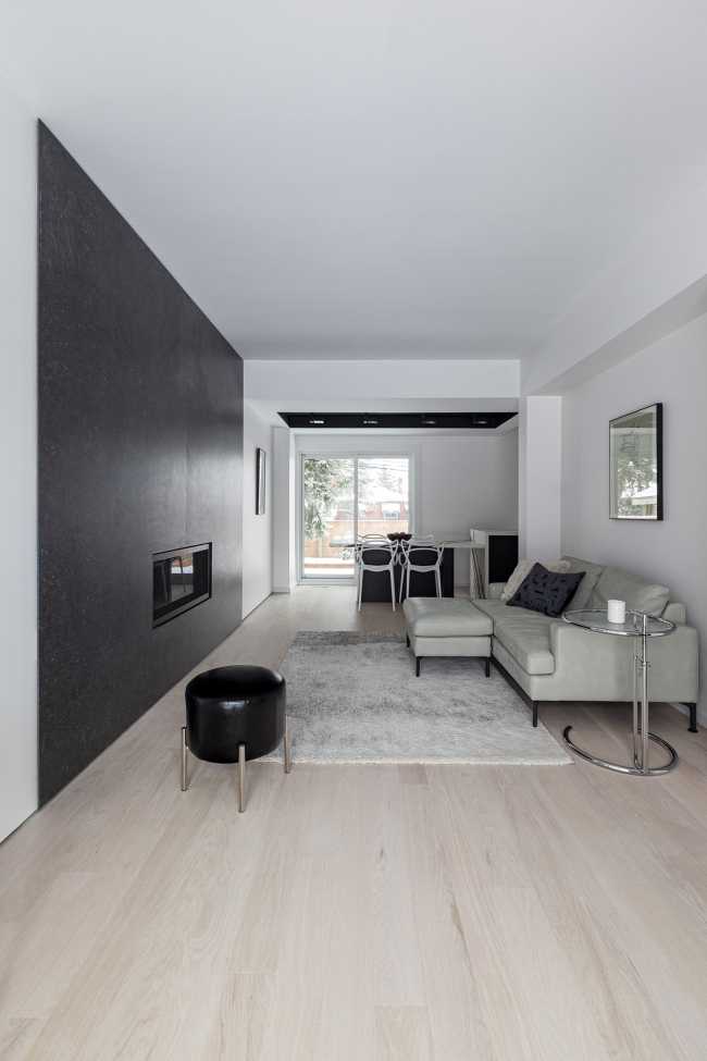 Formal simplicity of Albers House as a remedy to a cluttered environment: an example of a home that inspires optimism