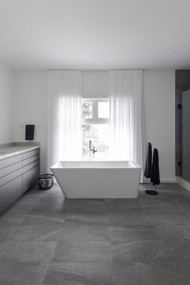 Formal simplicity of Albers House as a remedy to a cluttered environment: an example of a home that inspires optimism