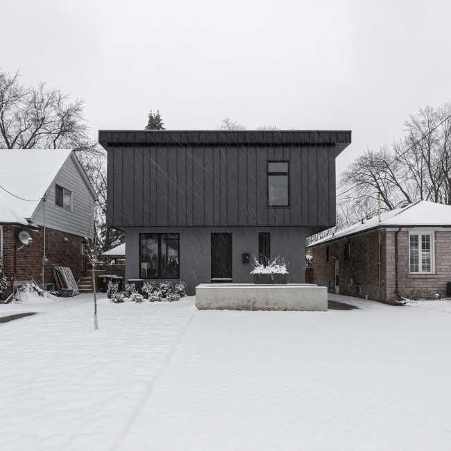 Formal simplicity of Albers House as a remedy to a cluttered environment: an example of a home that inspires optimism