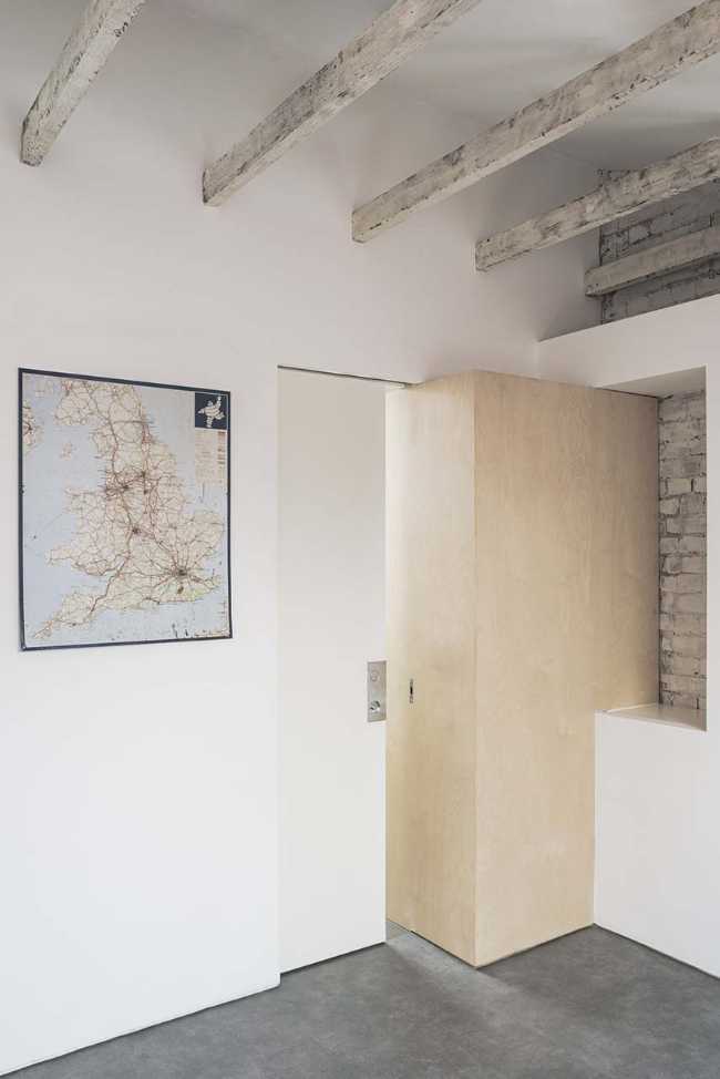 Restyling of a Maisonette in Notting Hill. Design for a physical experience of space