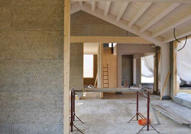 Isolamento termico ed acustico degli edifici in lana di legno. Tra ecosostenibilità, comfort abitativo e risparmio energetico