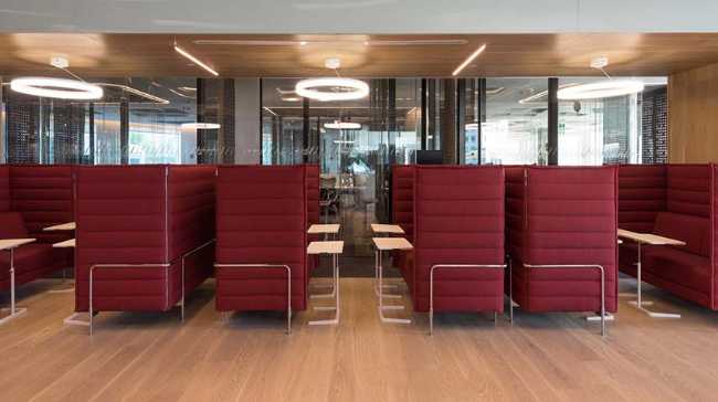 Oficinas de Cushman & Wakefield en Ciudad de México. Un mar de diseño en un interior fluido y dinámico