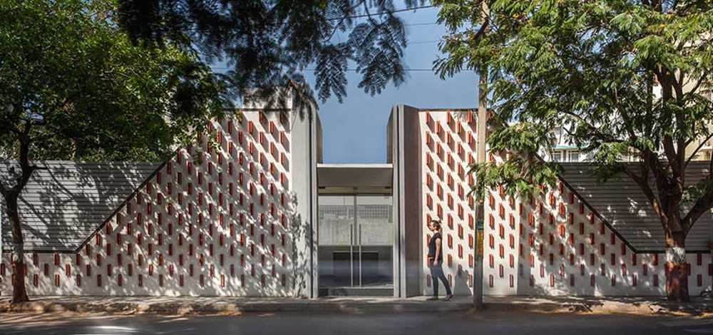 The temporary Business Centrum Sales Pavilion draws inspiration from the natural features of its surroundings