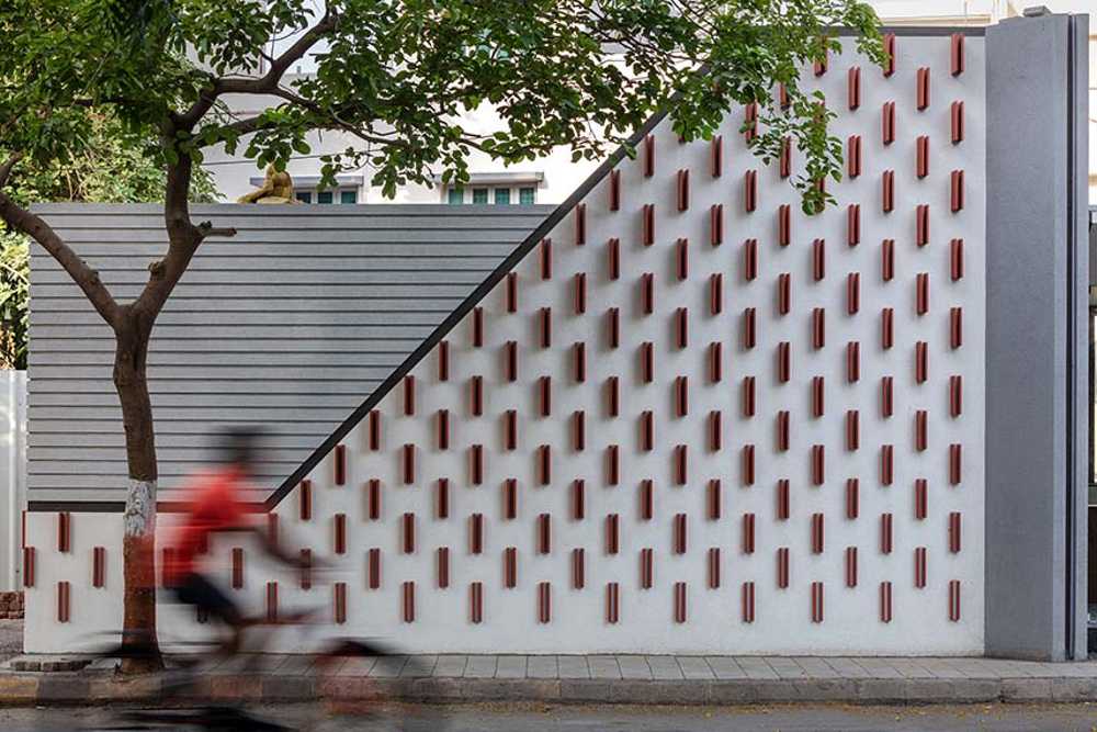 The temporary Business Centrum Sales Pavilion draws inspiration from the natural features of its surroundings