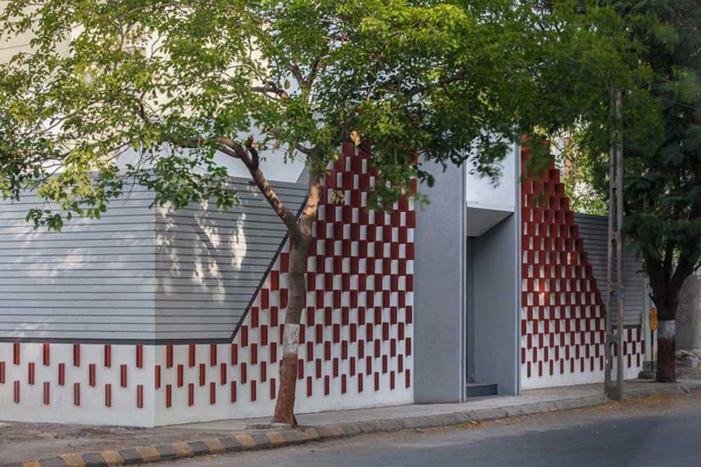 The temporary Business Centrum Sales Pavilion draws inspiration from the natural features of its surroundings