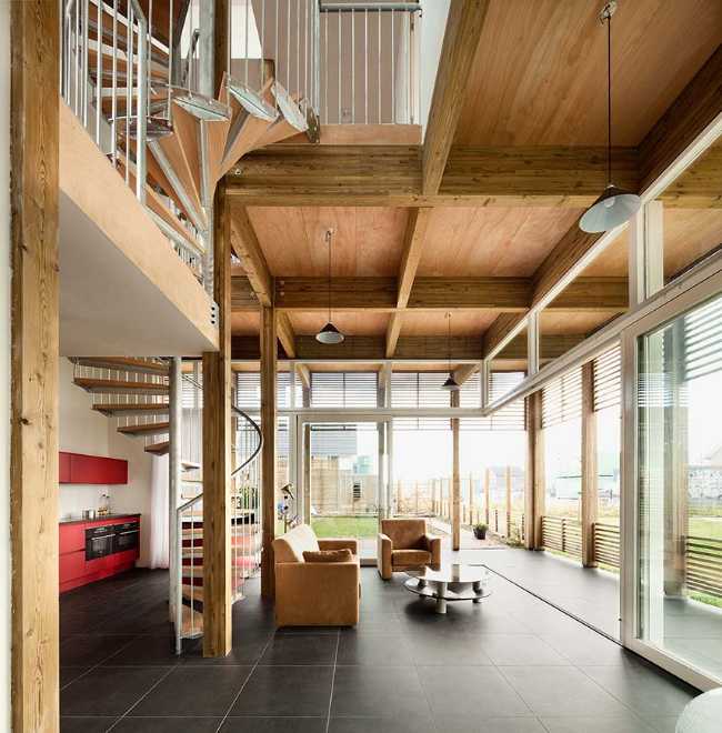 Daylighthouse 2. A wooden and glass cube bathed in light