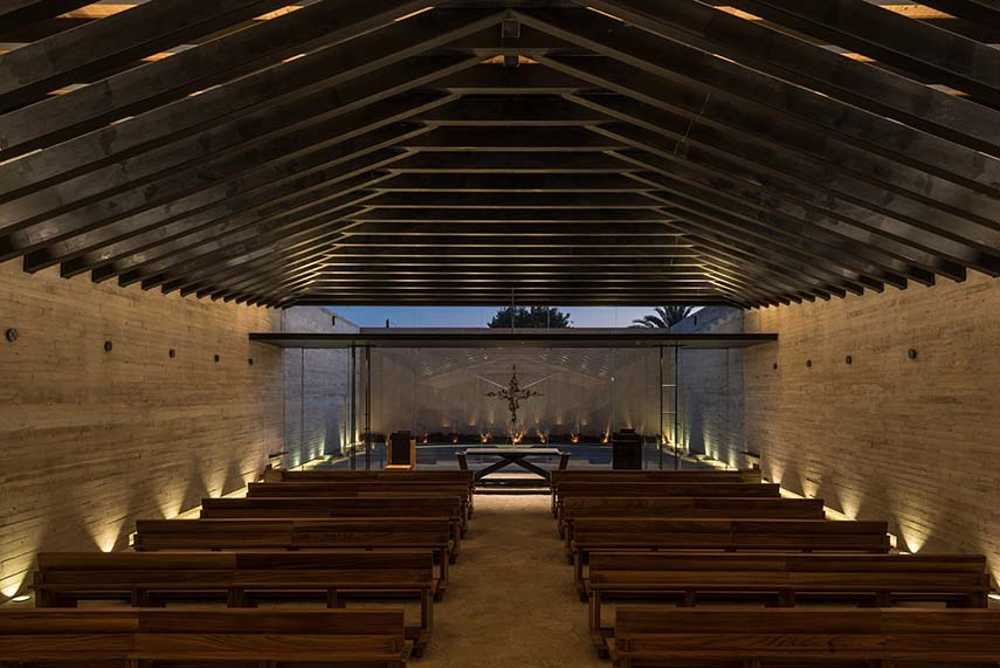 RLJ Chapel. Exposed Concrete and Steel Contrasting with Natural Materials