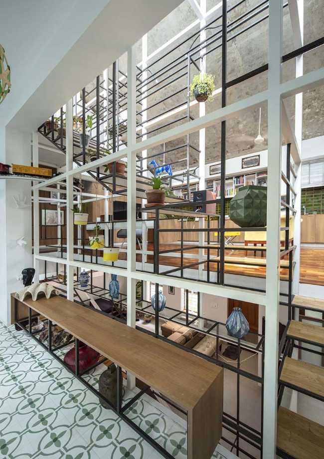 Aadyam. A variegated and generous house that embraces polarity